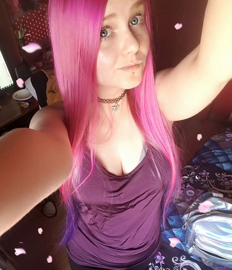 Invaderdd Dee Mente onlyfans boobs