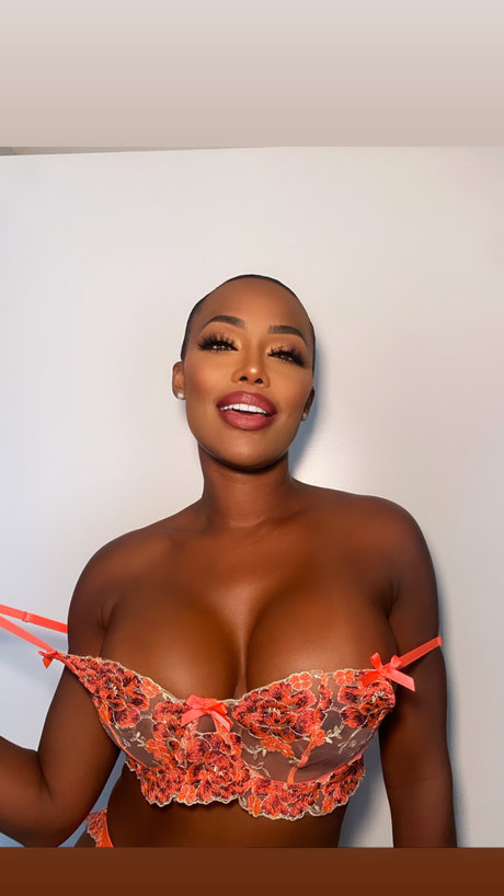 Kim Cane_ onlyfans tits