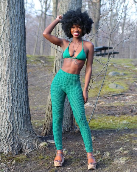 Manoujeanty ass onlyfans