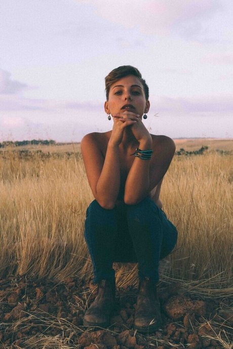 Tohar Frie strip onlyfans