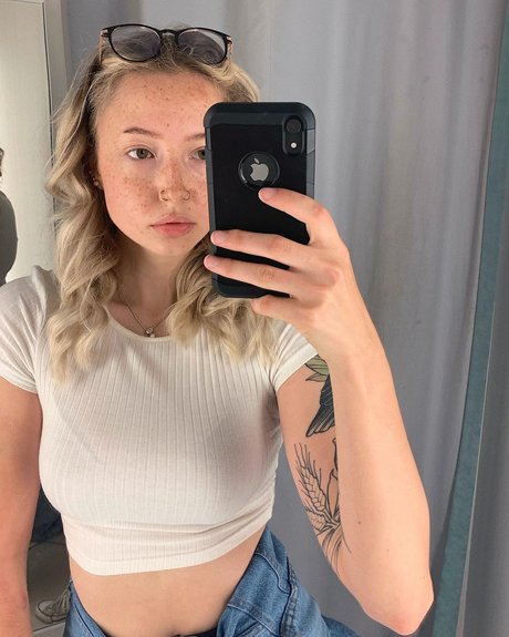 Caelyn Mathews porn onlyfans