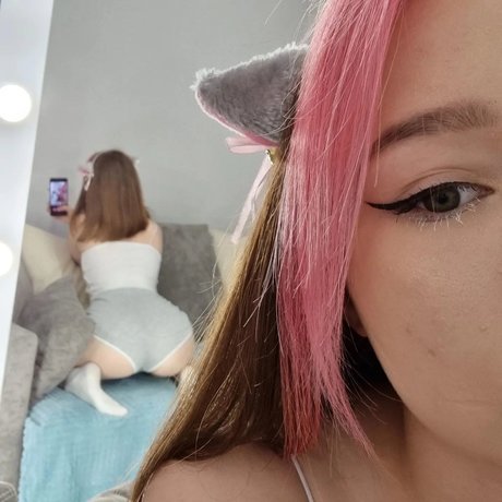 curly hair teen onlyfans sexy nudes picture