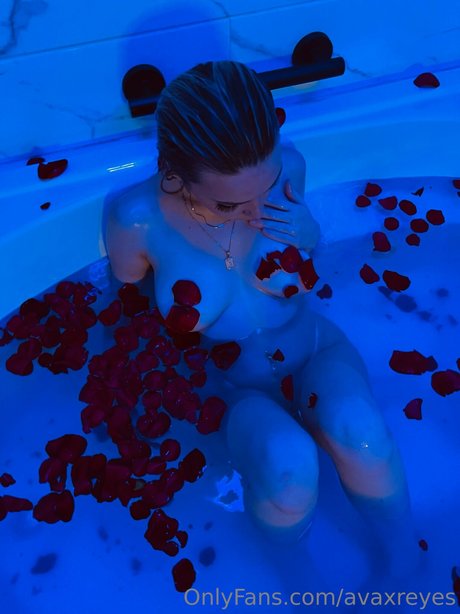 Ava Reyes onlyfans strip