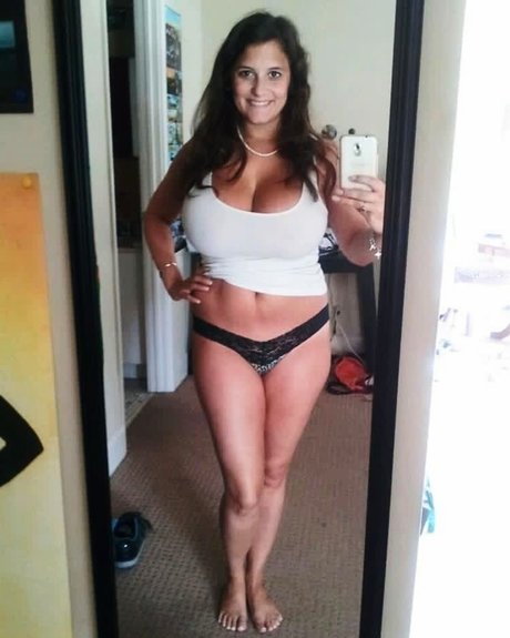 Avery Milla nude onlyfans