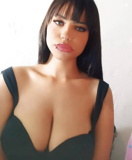 Madihaerro onlyfans naked leaks