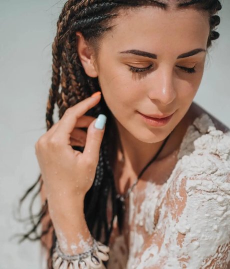 Alice Kelly_ onlyfans photo