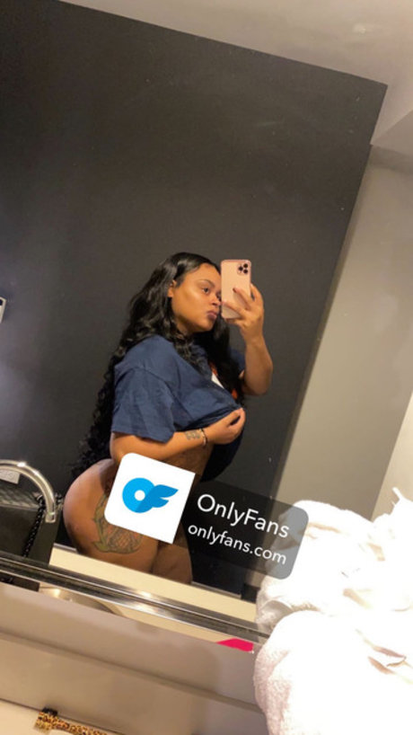 E Hia W0rldx0 onlyfans strip tease