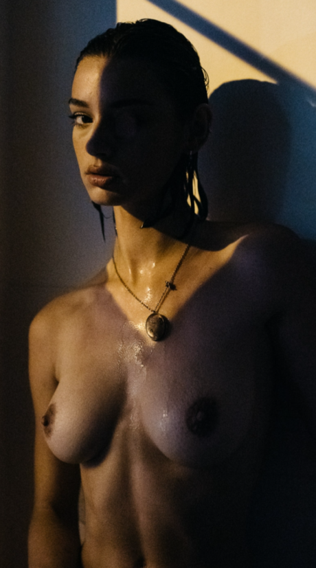 Roxane Eylaud_ onlyfans images