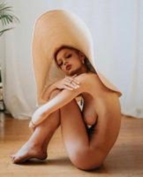 Roxane Eylaud_ onlyfans leaked dirtyship