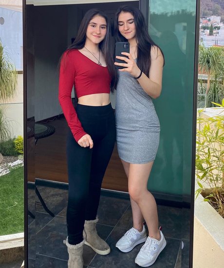 Ara y Fer onlyfans photos