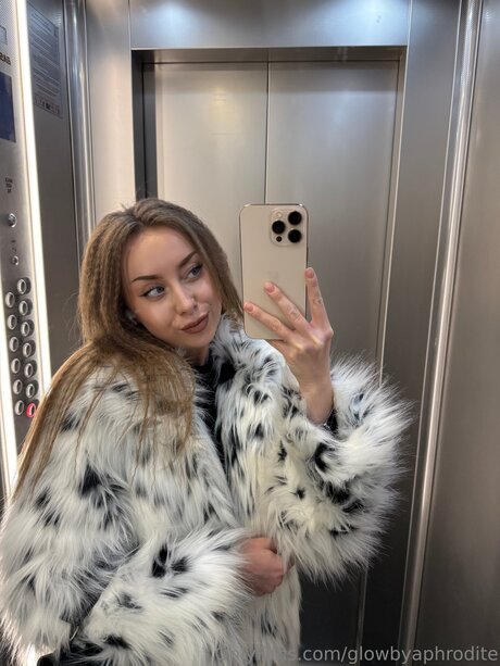 Glowbyaphrodite onlyfans leak