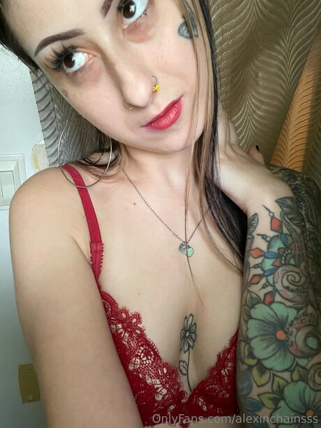 Alexinchainsss leaked onlyfans content