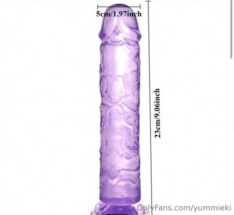 Yummieki onlyfans posts