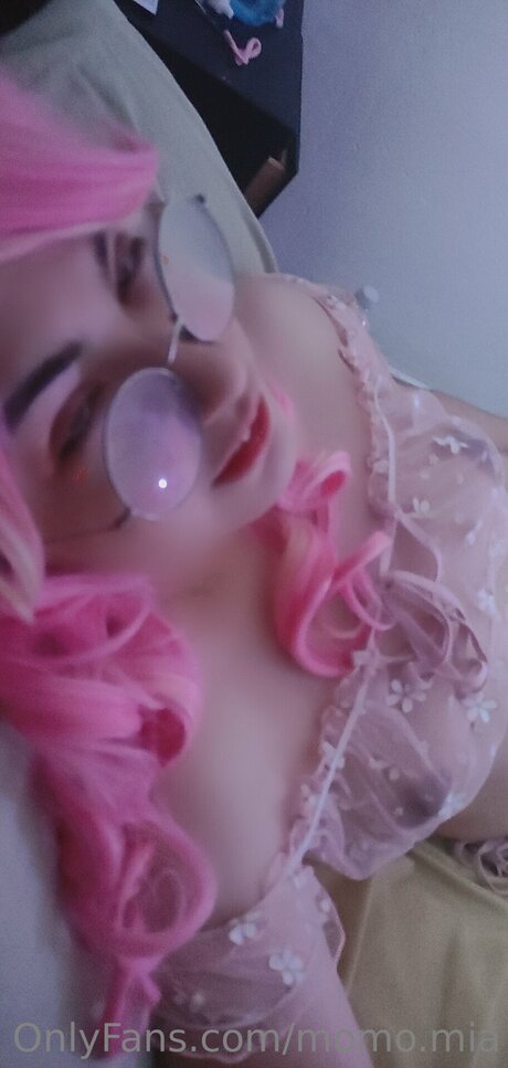 Momo Moonmoon onlyfans pictures