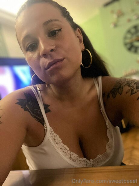 Sweetbeeel leaked onlyfans.