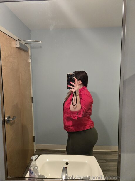 Bigbootymum naked onlyfans leaks