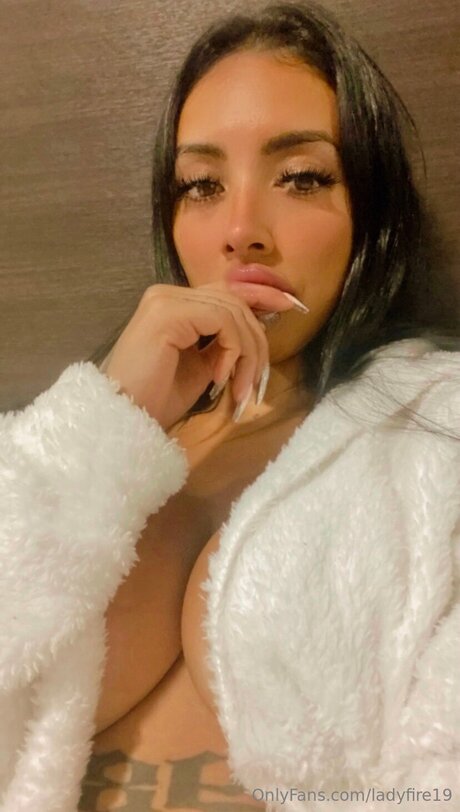 Miafoxvipp onlyfans archives