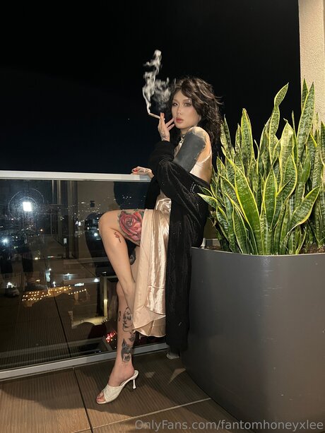 Fantomhoneyxlee onlyfans leaked naked