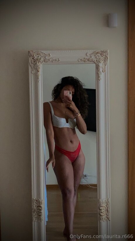 Laurita R666 onlyfans posts
