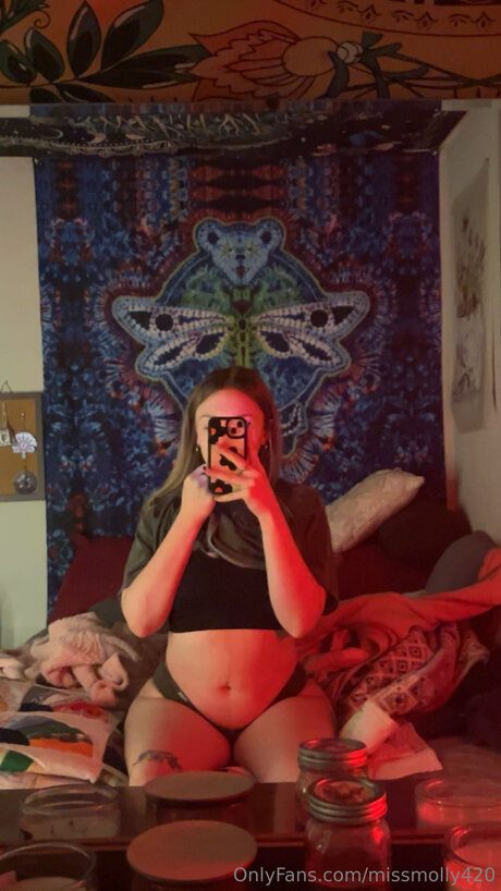 Missmolly420 naked onlyfans