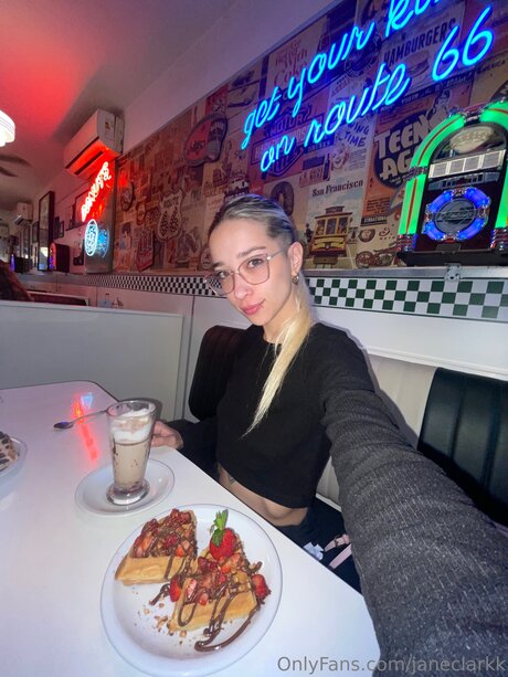 Janeclarkk desnuda onlyfans