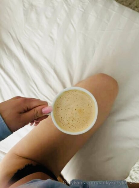 Kinkykittykisses onlyfans leaked.