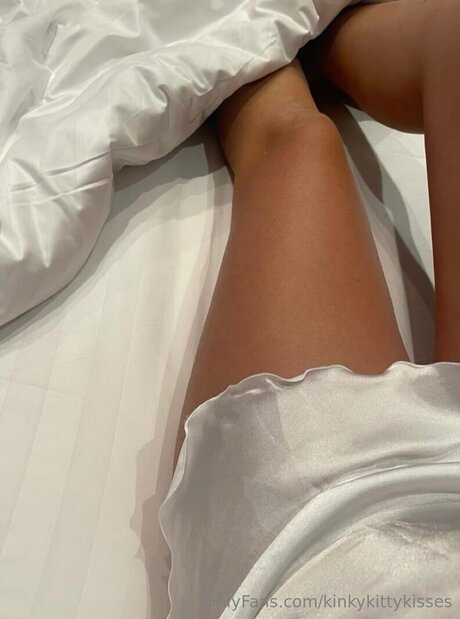 Kinkykittykisses onlyfans porn leaked