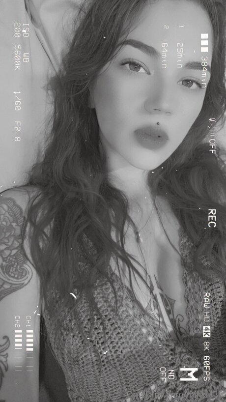 Mikki L33 nude only fans