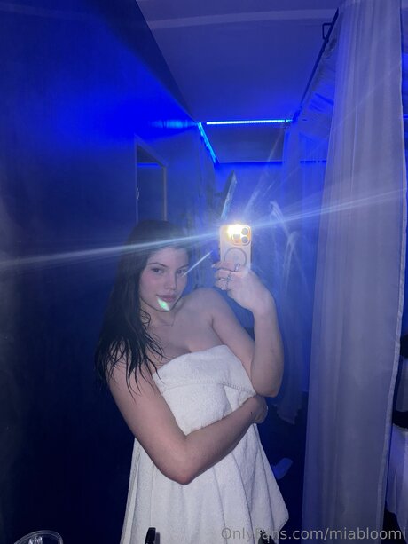 Miabloomi onlyfans nudes porn