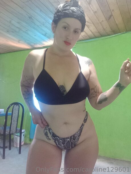 Caroline129601 onlyfans model photos