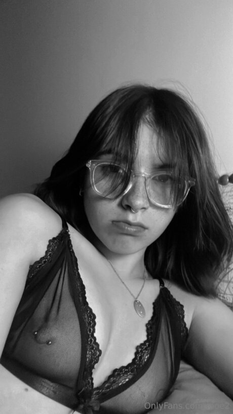 Rooe2 onlyfans picture