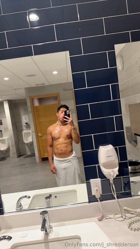 J Shredderson only fans photos