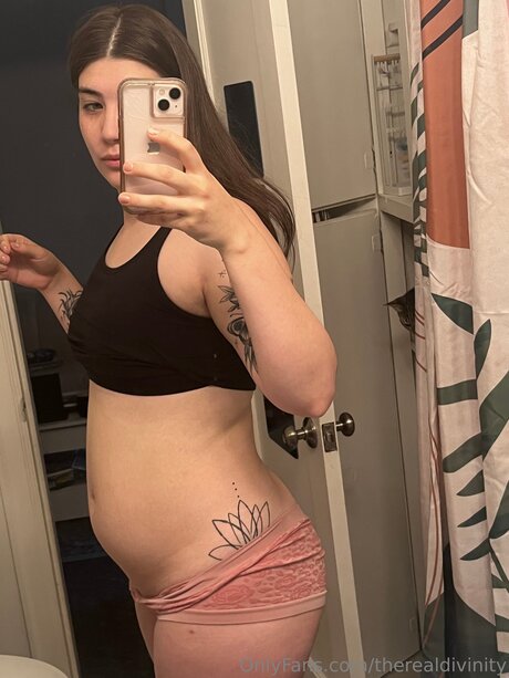 Therealdivinity onlyfans leaked nudes