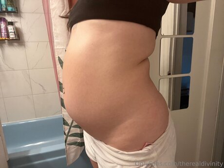 Therealdivinity onlyfans naked leak