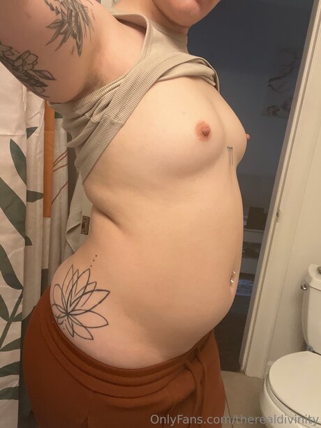 Therealdivinity pics onlyfans