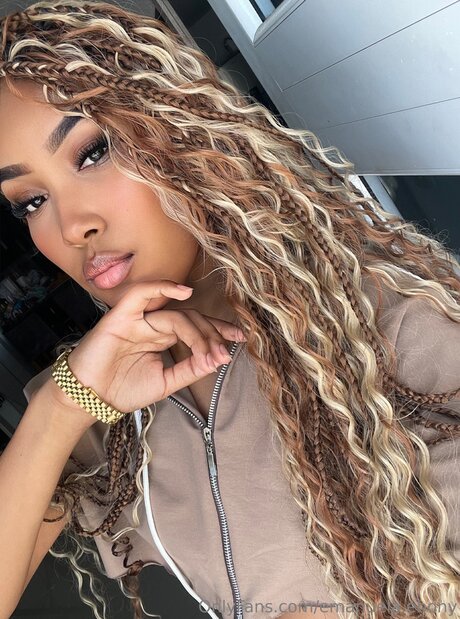 Emanuela Ebony only fans