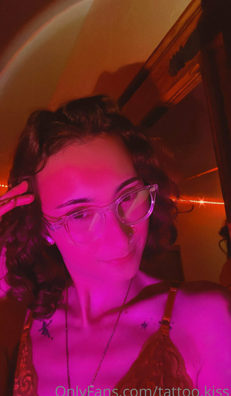 tattoo kiss onlyfans sex leak