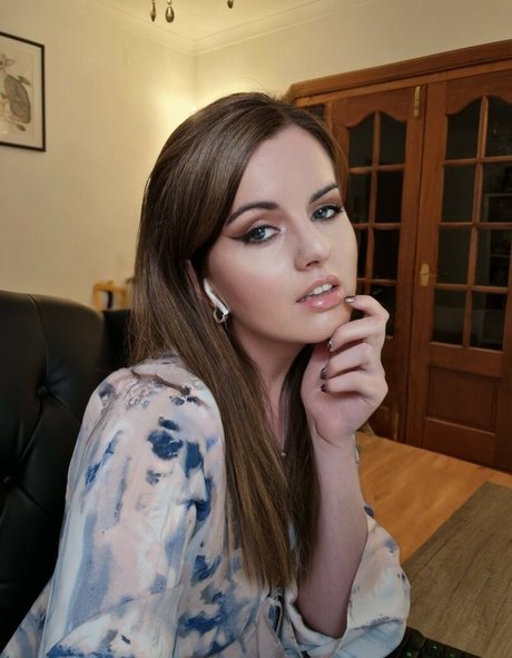 Suzy Lu onlyfans leak