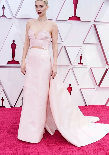 Vanessa Kirby onlyfans sex leaked