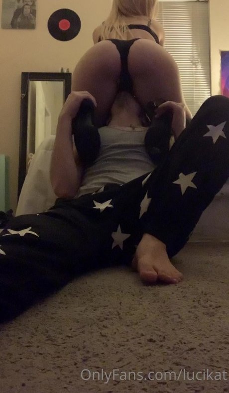 Loraveee only fans xxx