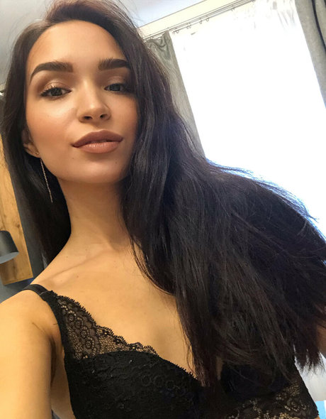 golden zlata onlyfans images