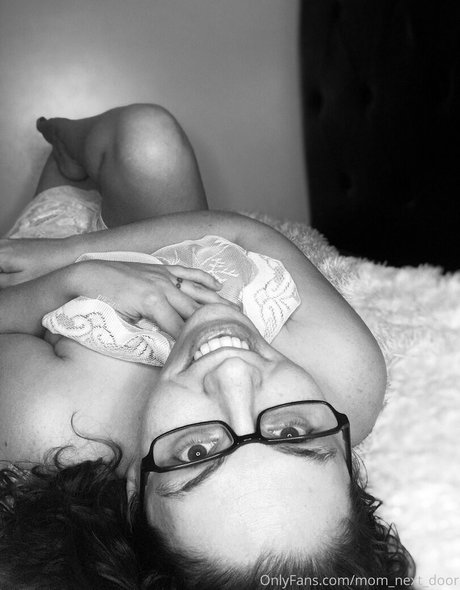 mom next door onlyfans lean