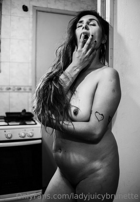 ladyjuicybrunette onlyfans uncensored