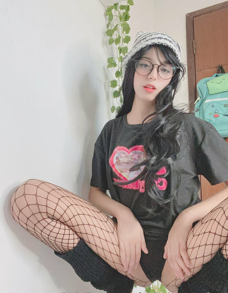 annekuronofree onlyfans leaked.