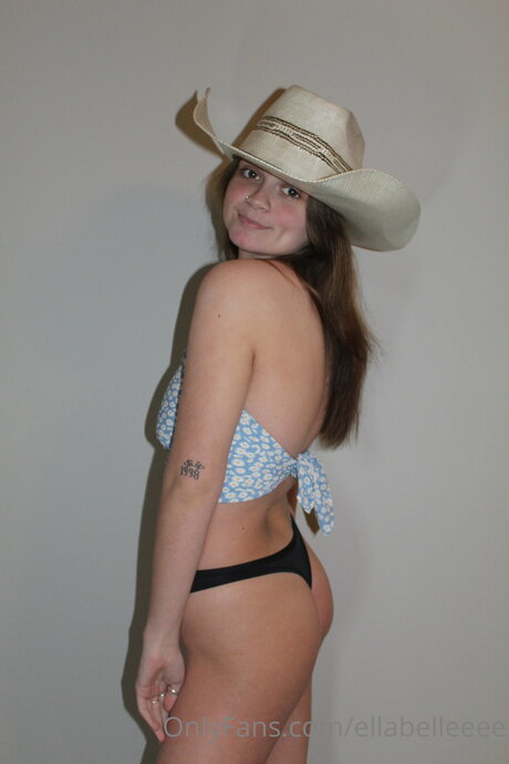 ellabelleeee onlyfans pics leaked