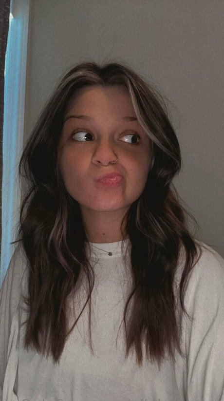 ellabelleeee naked onlyfans leak