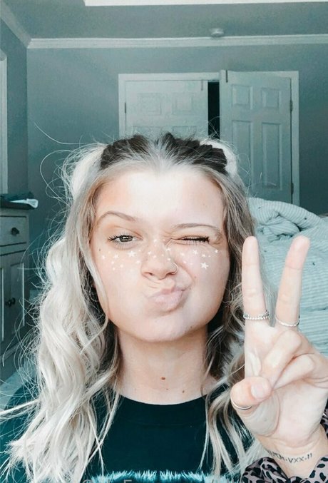 ellabelleeee onlyfans leaked pictures