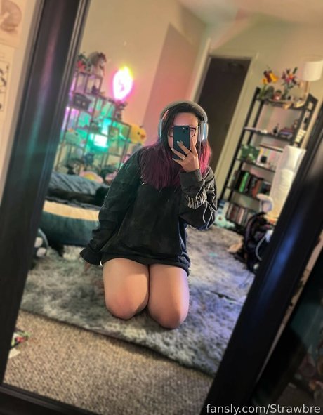 Strawbre leaked onlyfans photos