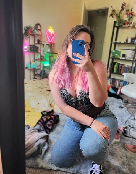 Strawbre onlyfans desnuda