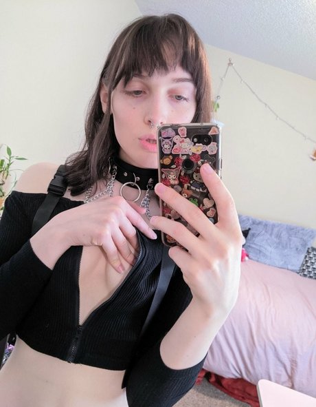 lovebitelola is on onlyfans